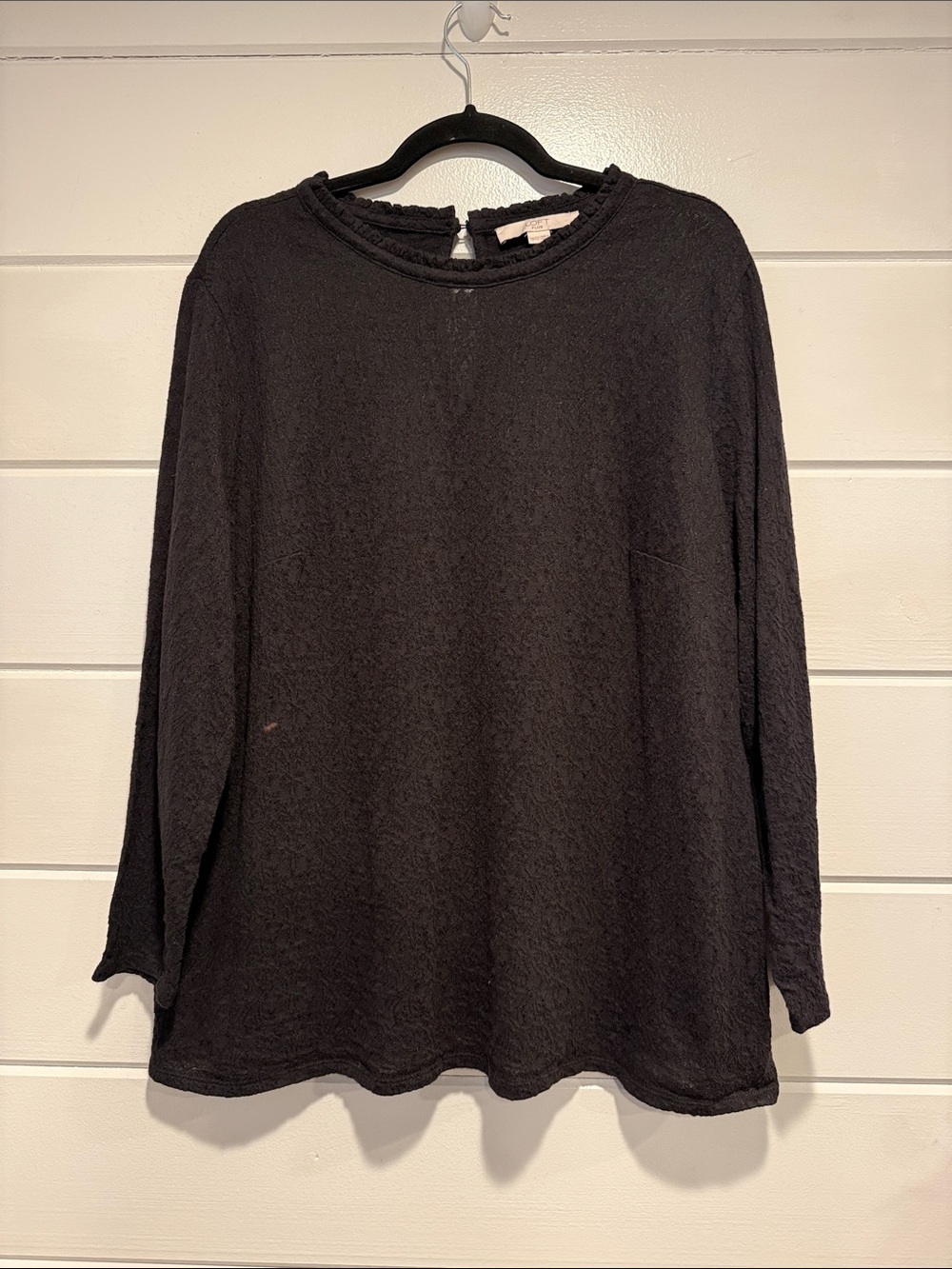 LOFT Black Textured Crewneck Long-Sleeve Sweater size - 20/22